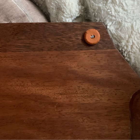 Vintage Wooden Serving tray/charcuterie board with Green Floral Tile - Picture 10 of 10